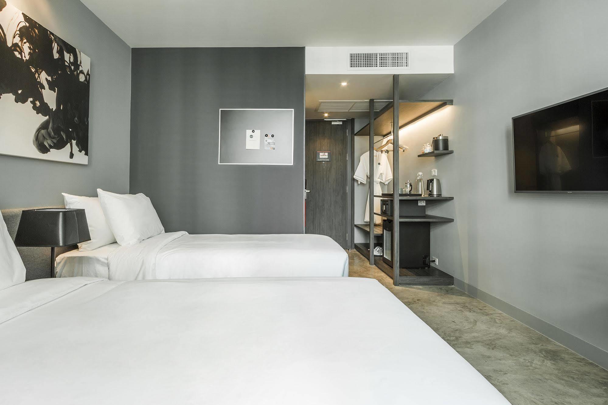 Zazz Urban Bangkok Hotel Екстериор снимка